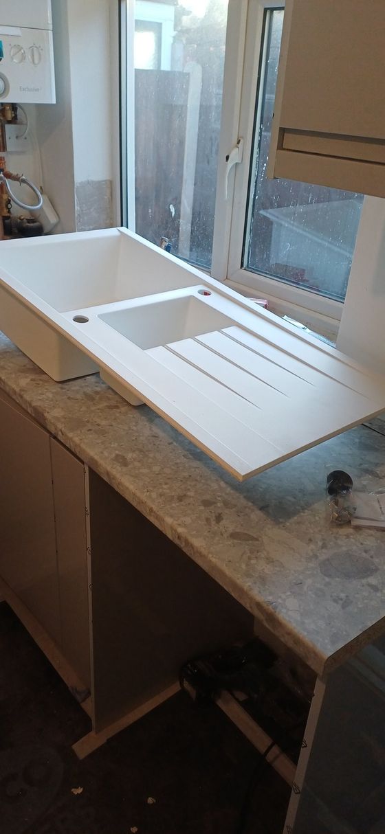 Kitchen fitted by MeNext