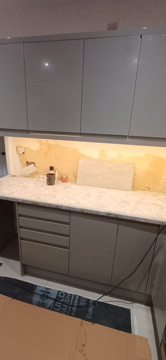 Kitchen fitted by MeNext
