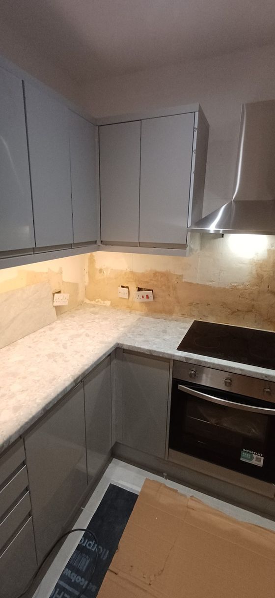 Kitchen fitted by MeNext